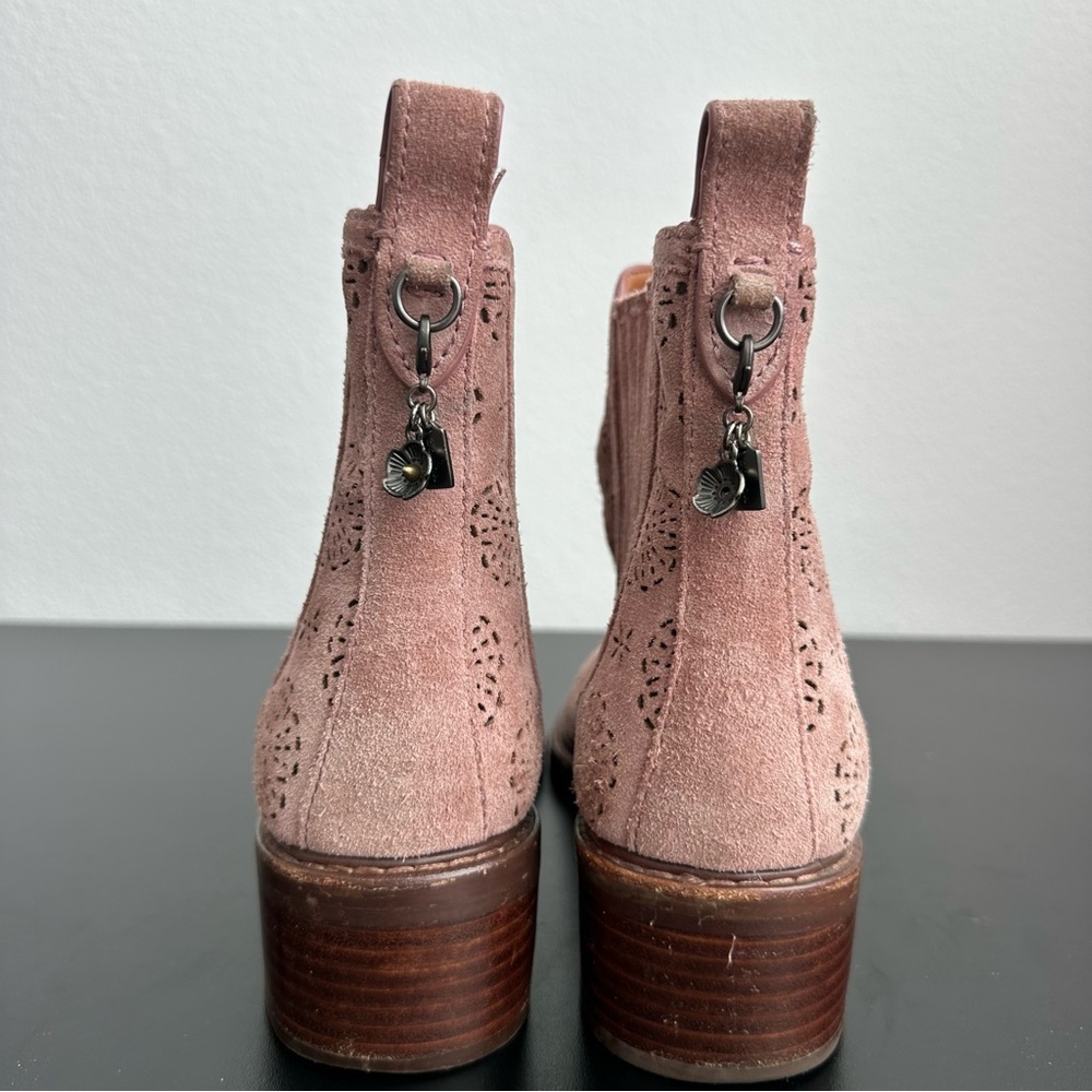 Coach Bowery Chelsea Boot with Cut Out Tea Rose Size: 7.5 - Picture 4 of 14